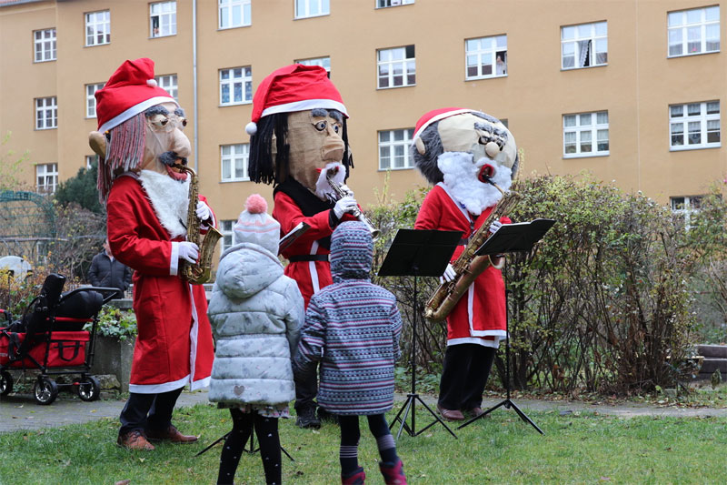 Fotos von Musik Walk Acts der Mobilen Marching Band Sax Puppets
